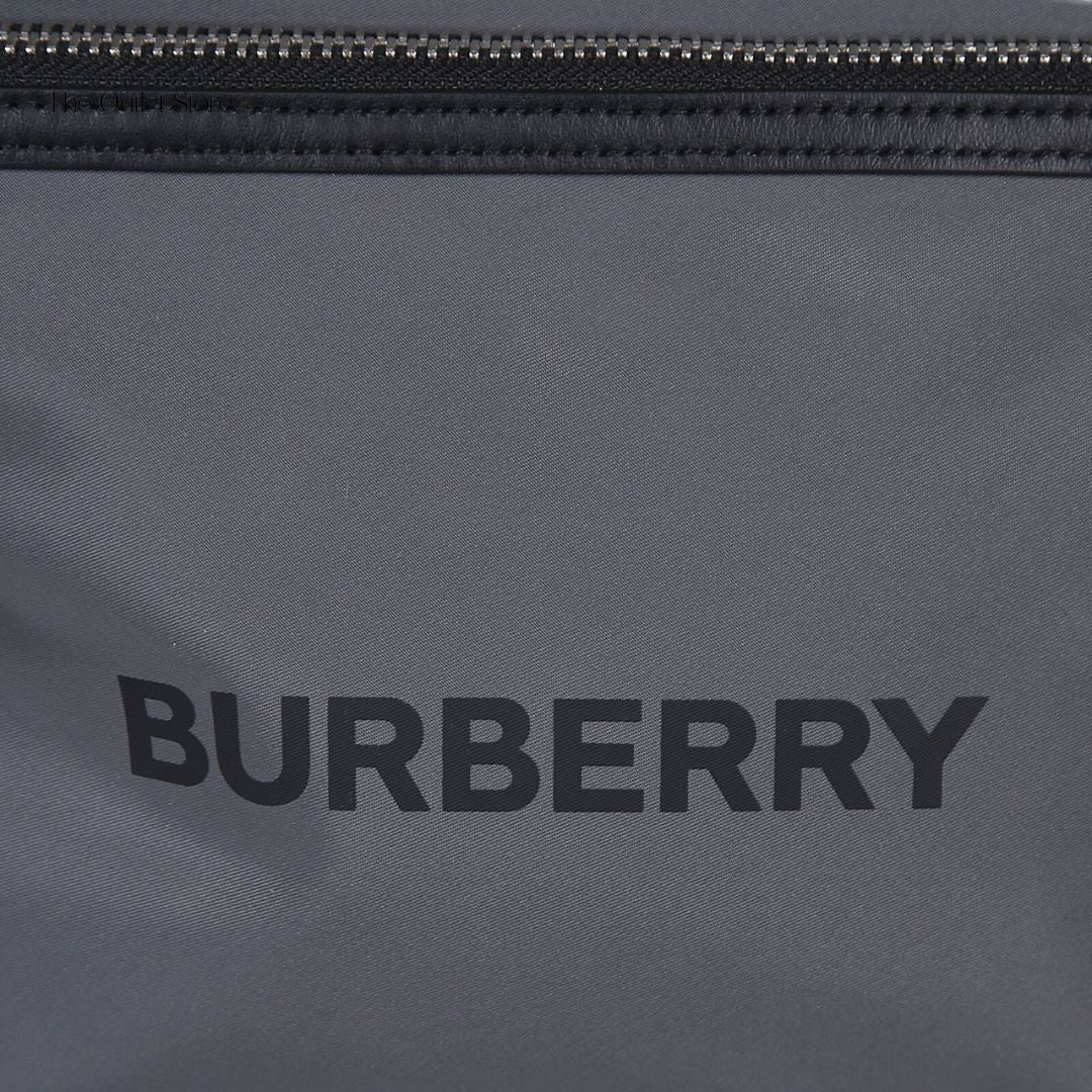 BURBERRY NYLON AVIATOR RUCKSACK (GREY)